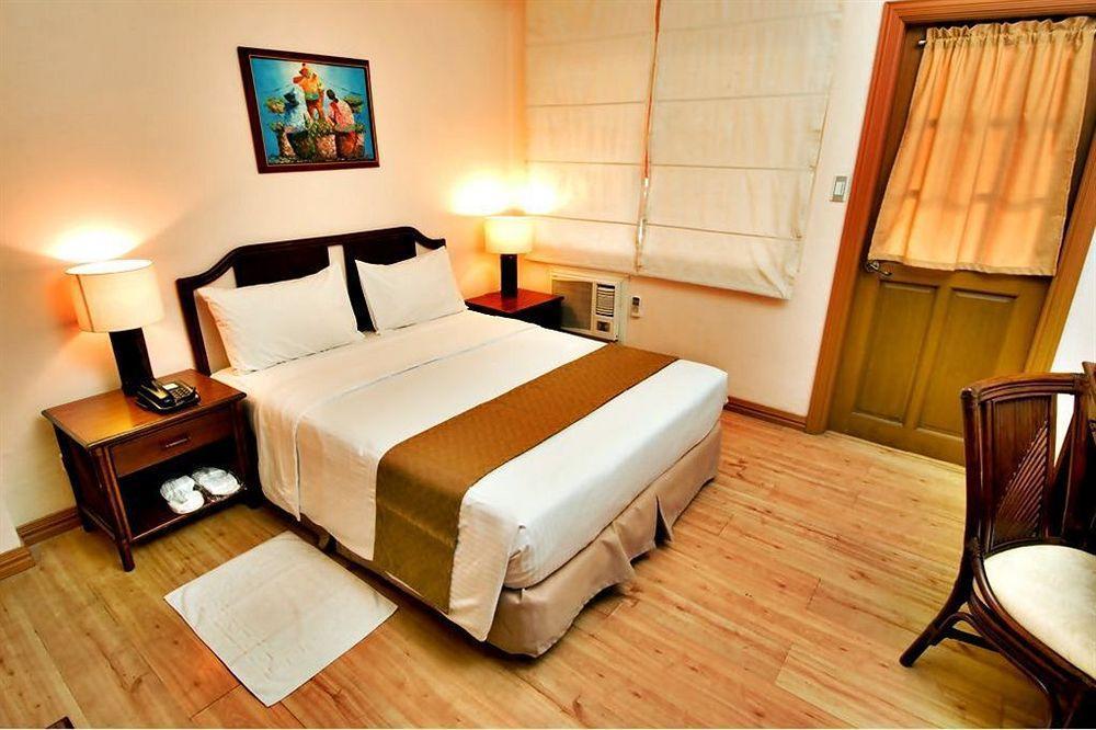 Subic Holiday Villas Olongapo Luaran gambar